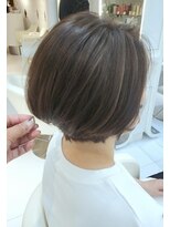 アスタリスク(asterisk) 伸ばしかけショート＋ハイライト
