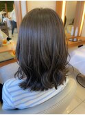 切りっぱなしミディアムレイヤーボブ