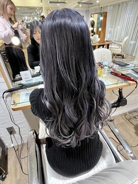 ネオリーブ チロル 横浜西口店(Neolive CiroL.) 透明感ハイトーン ラベンダーグレージュ ケアブリーチ　艶髪