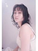 大人可愛い20代　30代　40代　黒髪　ミディアムパーマレイヤー