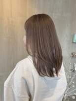 トテ(tote.)&nbsp;ハイトーンミルクティーベージュ透明感グレージュレイヤーカット