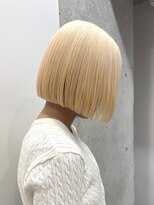 ハイトーン切りっぱなしショートボブミルクティーピンクベージュ