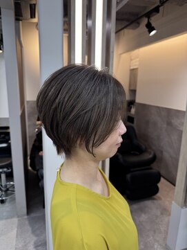 エレ 博多(ere) 大人美人ショート/レイヤーカット/白髪ぼかし/博多