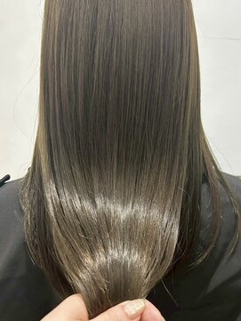 クロト(Clotho) ブリーチなしグレージュ/白髪ぼかしハイライトダブルカラー