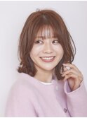 毛先外ハネ×顔まわりリバース巻き×ピンクブラウン