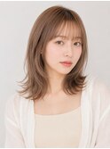 透け感ベージュのくびれミディ