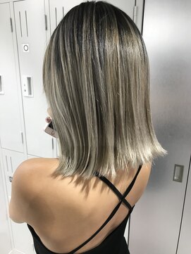 フォーク(FOLK) 恵比寿_外国人風ブロンドボブ_ハイトーングレージュ_ハイライト