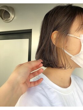 ネイヴィル(navile) イヤリングカラー×ナチュラルベージュ