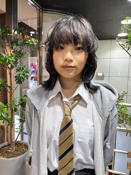 ヘアーアンドメイク ビス(HAIR&MAKE bis) ダークグレー×レイヤーカット☆【多田 華歌】