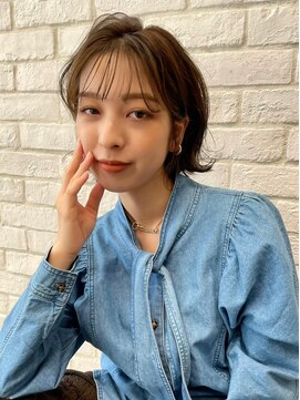 ザシー オモテサンドウ(The C) 20代30代40代ナチュラル大人可愛いレイヤースタイル