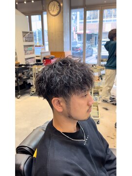 クオンヒール 堺筋本町店(QUON HEAL) スペインカール/スパイキーショート/フェザーパーマ/刈り上げ