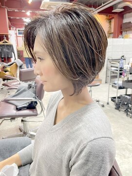 ルーファス メグロ(Ruufus Meguro) 大人女性必見/40代50代/白髪ぼかし×小顔ショート