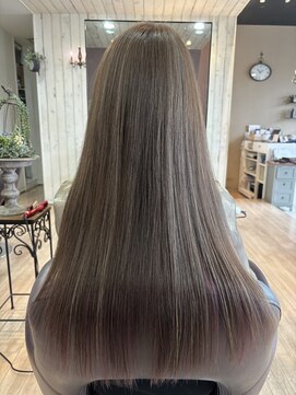 フレイズ(Frays) 艶髪　ハイライト　インナーバイオレット