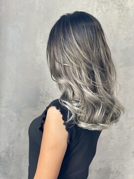 アトリエナガノ(atelier nagano) ニュアンスカラー/センターパート/ツヤ髪スタイル/ブルージュ