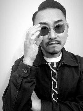 ランド(Land.) 大人刈り上げ、爽やかアップバングビジネスカジュアルスタイル