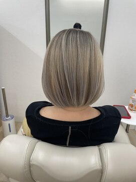 ソルチュナ 衣笠(SOLTUNA) ホワイトバレイヤージュボブ 【Soltuna 衣笠 かせ谷尚平】