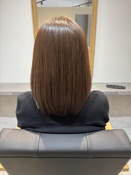 リムルバイアールエイチ(limuL by Яh) 明るめ白髪染め。伸ばしボブ