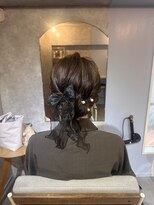 サーディースリーエーカーズヘアスタジオ(33Acers Hair Studio)&nbsp;ルーズシニヨン