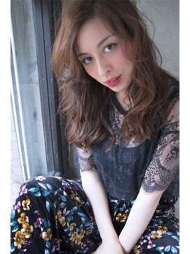 ヘアーアンドメイク ファット(Hair&Make PHAT) フォギーベージュゆるふわロング20代30代