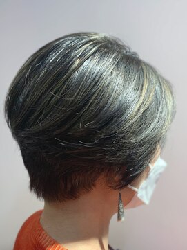 グラッシー センター北店(GLASSI) 【GLASSI】大人かわいい小顔ショート★ハイライト★脱白髪染め