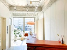 日常に溶け込む上質な待ち合いのスペース【栄/栄駅/矢場町駅/イルミナカラー/ケアブリーチ/髪質改善】