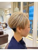 ハイベージュの刈り上げショート◎