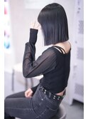 透明感プラチナグレージュ切りっぱなしボブ