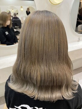 ラビス クローバー(Lovis clover) 切りっぱなしボブ/エアリーロング/ピンクブラウン/美髪のススメ