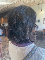 アルファレイズトロワ(alphareiz trois)&nbsp;20代30代40代ミディアム黒髪パーマスタイル