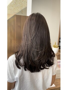 ピークス(PEAKS) 大人可愛いロングレイヤー切りっぱなしかきあげ長め前髪恵比寿