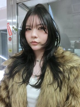 ノラ シブヤ(NORA) ハッシュカットハイレイヤーウルフカット