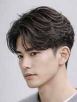 ハレ ヘアサロン(Hale hair salon)&nbsp;Hale刈り上げセンターパートニュアンスパーマフェザーパーマ原宿