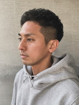 イナフ(ENUFF) 直毛・硬毛の悩みを解消。自然な動きを作るピンパーマスタイル