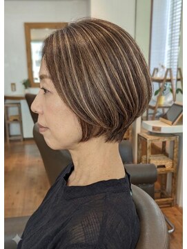 ヘアスタジオルース(HAIR STUDIO LUZ) 40代50代60代の大人ボブ/白髪ぼかしハイライト/堀江/北堀江