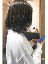 スムーク(smuk)&nbsp;【smuk/スムーク】オリーブグレージュ/レイヤーボブ