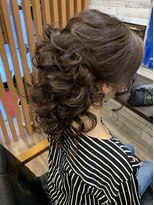 ララ(RARA) 巻き髪アップスタイル