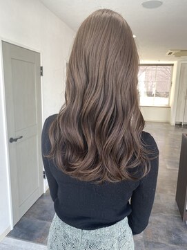 リズム(lysm) ミルクティーベージュ × ロングヘア