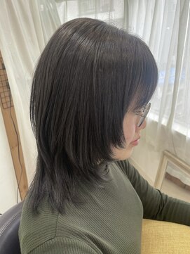 リブレ(LIBRE+hp) ミディアムウルフ×暗めアッシュ