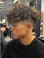 エルマーク 枚方(L-MARK)&nbsp;スペインカールスパイラルパーマツイストパーマフェード短髪