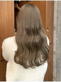 オリーブベージュ