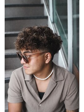 プロショップウェーブ セカンド(PRO SHOP WAVE II) メンズ/ハイライト/マッシュパーマ/束感/波巻き/渋谷/渋谷駅