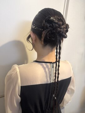 インビテーション(invitation) 結婚式ヘアセットロングヘアアレンジ カチモリヘア タイトヘア