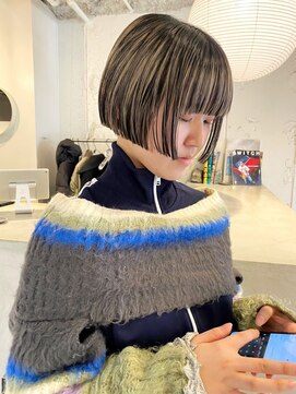 ルーム(Loom.) デザインカラーコントラストハイライト切りっぱなしボブ