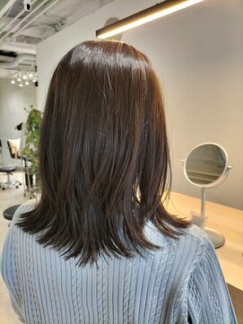 アメリ(ameri) 【ameri akari】グレージュ/くびれレイヤー/外ハネミディアム