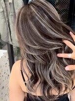 オニキス 原宿(ONYX)&nbsp;r57 バレイヤージュハイライト白髪白髪ぼかし40代ケアブリーチ