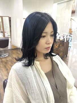 イタクラ 赤道店 (ITAKURA) ブルーブラック/ミディアムレイヤー/レイヤーカット
