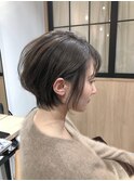 横顔くびれショート!