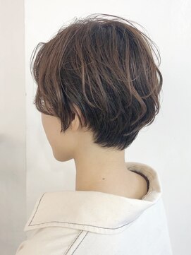 エリマ 調布(elima) 無造作マッシュショート 透明感ベージュ 大人かわいい 30代40代