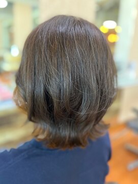 アークスヘアー 大人可愛いアッシュベージュくびれボブ耳掛け透明感