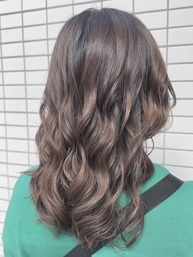 ラウレア(LAULEA) ミディアム＊コテ巻き風パーマ＊低温デジタルパーマ10代20代30代